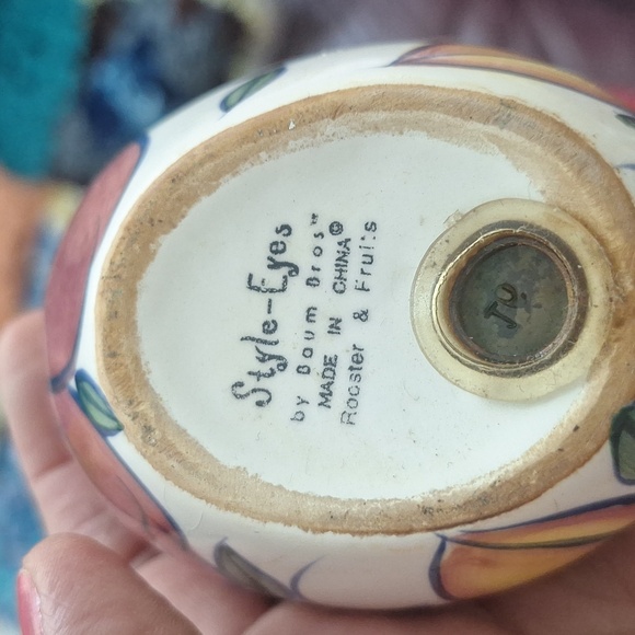 💥Vintage-Style eyes,Salt peppers set,4" tall 6" long ceramic painted - Picture 3 of 3